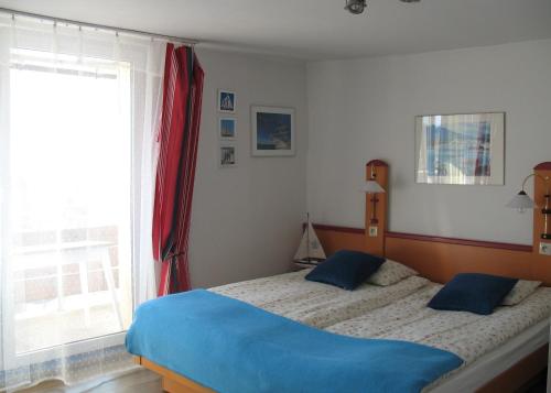 Double Room with Extra Bed image 10