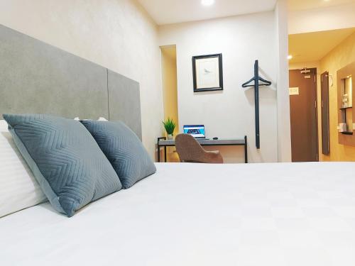 Executive King Room image 3