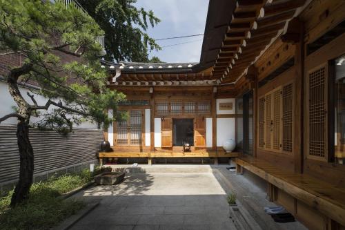 Renewal Open!!! Entire Place Traditional Stay Xiwoo  時雨 시우 한옥독채