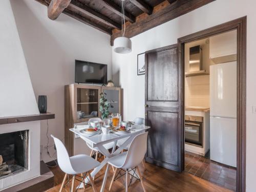 The Best Rent - Elegant apartment in Trastevere, Roma (foto 3)
