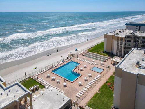 Coastal Living at its Best Ocean View Castle Reef 409 in New Smyrna Beach, USA