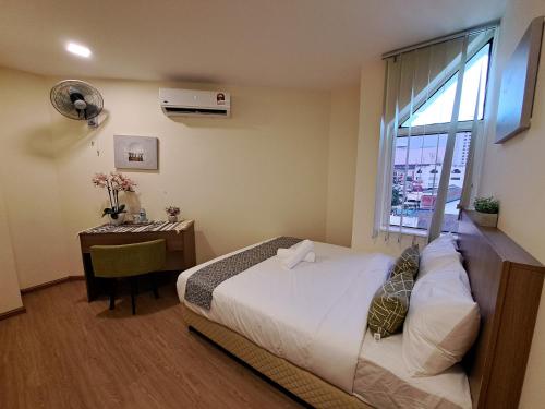 SCC HOTEL PJ Room Type - Deluxe Queen Room