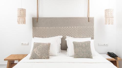 2 bedrooms, 3 beds