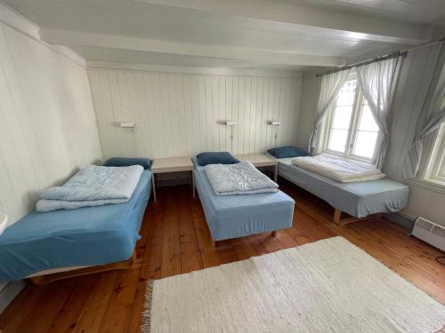 Budget Triple Room with Shared Bathroom