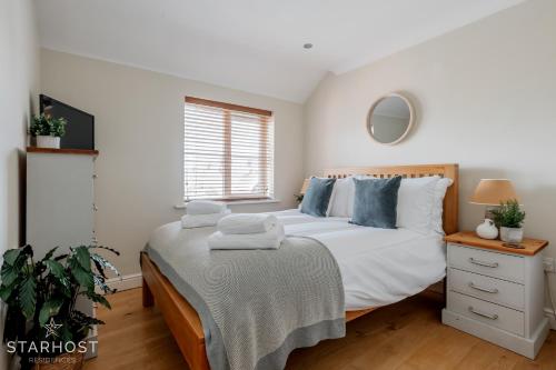 Smart 2 Bedroom Apartment in Newbury