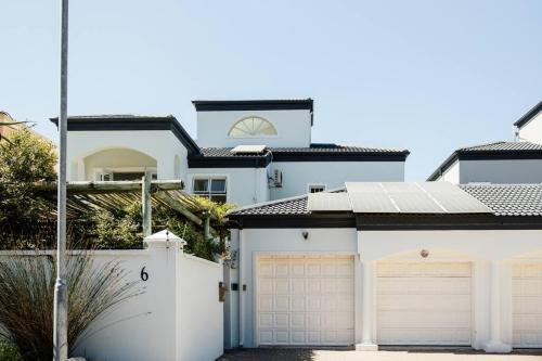 Avisa Villa - 4 bedroom Villa with Majestic Ocean Views