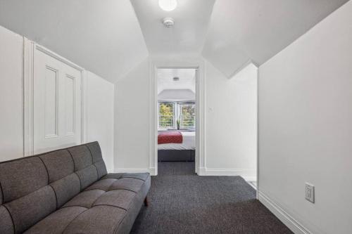 Large 4-Br home / 15 min to NYC in Mount Vernon, USA