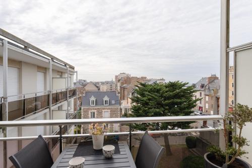 One-Bedroom Apartment image 9