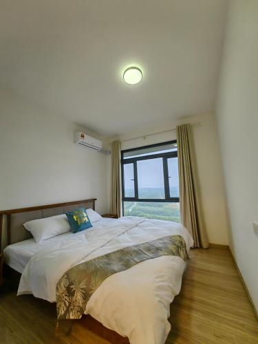 Xtu 1Bedroom at Forest City民宿