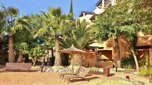2 Bed - Sleeps 4 - Walk to Villamartin Plaza, Alicante (photo 7)