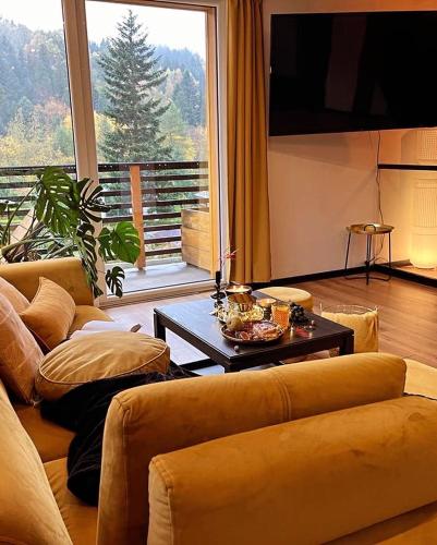 2 bedrooms, 4 beds