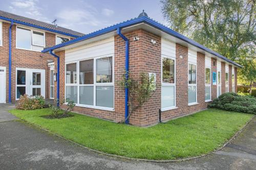 Brand New 1-Bed Flat Steps from Clifton NTU Campus