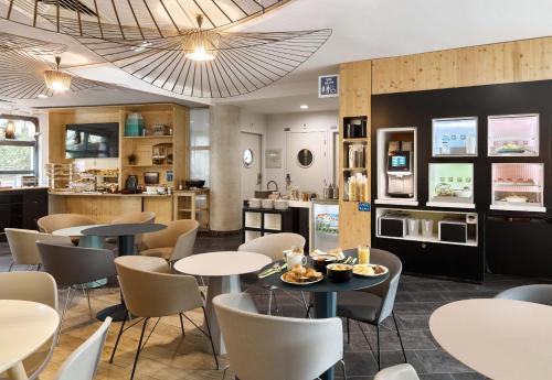 Novotel Suites Paris Velizy - image 3