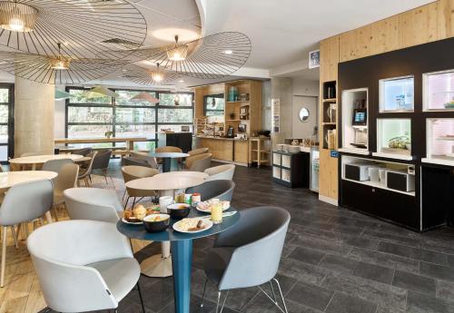 Novotel Suites Paris Velizy - image 5