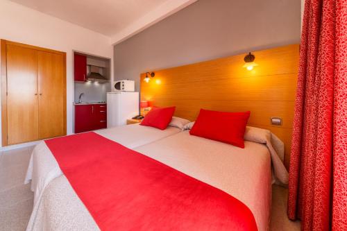 Apartamentos Isla Del Sol - image 11