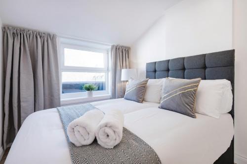 London Paddington Station Apartments, London