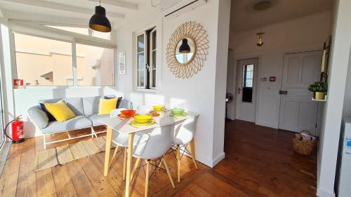 Happy Stay Lisbon - Suite with a view private terrace & AC - image 9