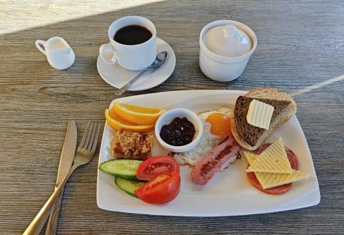 Mâncare şi băutură, Three Dolphins Hotel in Aktau