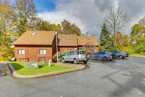 Modern Vernon Township Condo Near Ski and Water Park