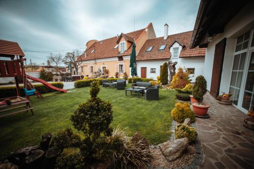 Viesnīcas āriene, Restaurace čp.2 (Restaurace cp.2) in Slapy
