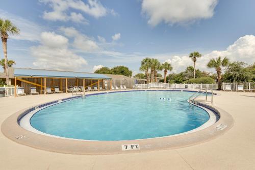 Miramar Beach Condo with Pool Access Walk to Beach!