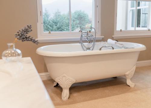 Milton Lodge - Seasgair Lodges in Newtonmore