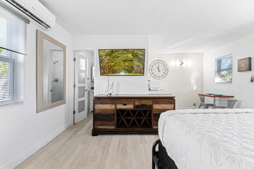 Steps From The Beach-all Renovated Studio Unit #3 in Fort Lauderdale, USA