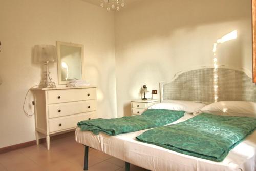 3 rooms apartment whit balcony and lake wiew, Verona