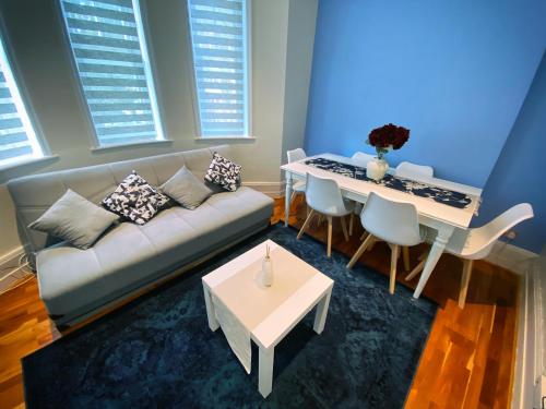 3-Bedroom Flat Central London, 6 Min Walk from King's Cross Station, Londra