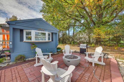 Family Home with Full Kitchen - 2 Mi to Hershey Park in Hummelstown, USA