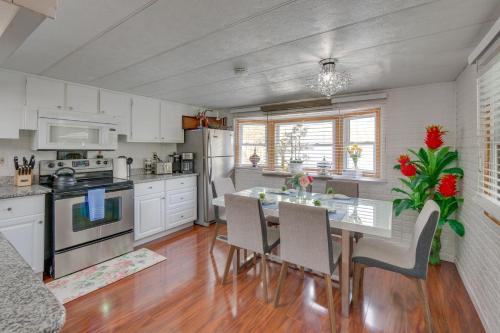 Family Home with Full Kitchen - 2 Mi to Hershey Park - image 6