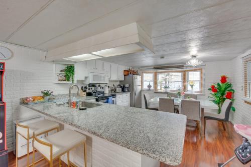 Family Home with Full Kitchen - 2 Mi to Hershey Park - image 12