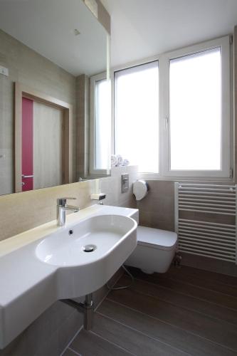 Hotel Cosmopolit Set in a prime location of Sarajevo, Hotel Cosmopolit puts everything the city has to offer just outside your doorstep. Offering a variety of facilities and services, the hotel provides all you need f