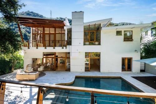 Brentwood Mandeville Canyon Estate Pool & Yoga