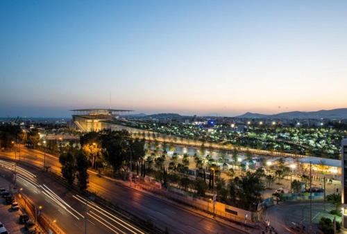 Andromaxi 2BR Apt near SNFCC AC WiFi - image 12