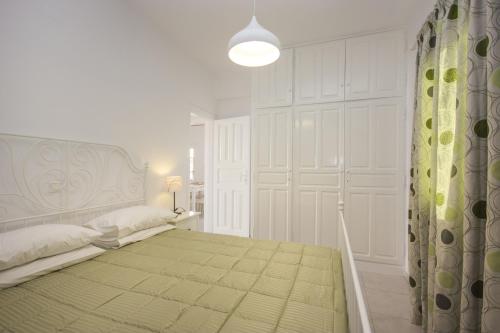 Anixi Hotel - image 10
