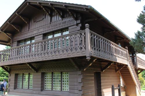 Exterior view, Driftwood Heart in Freshwater North
