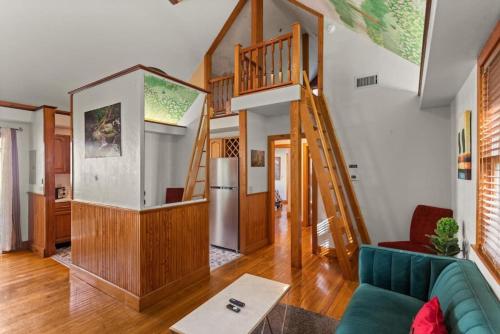 Amazing 2br 2ba with Loft C