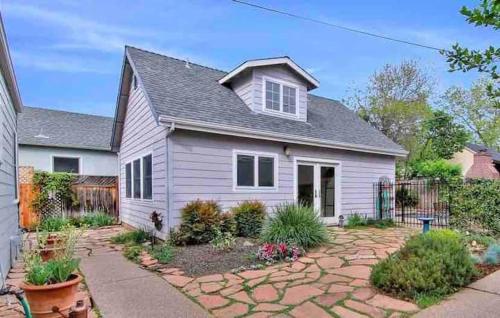 Oasis East Sac Charming Home with Saltwater Pool and Casita