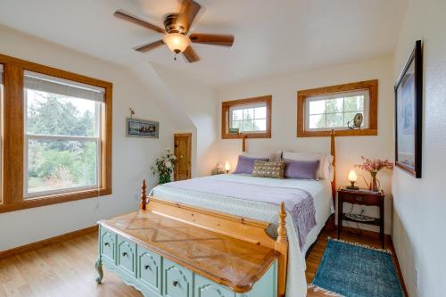 Historic District Home - Walk to Willapa Bay! in Ocean Park (WA)