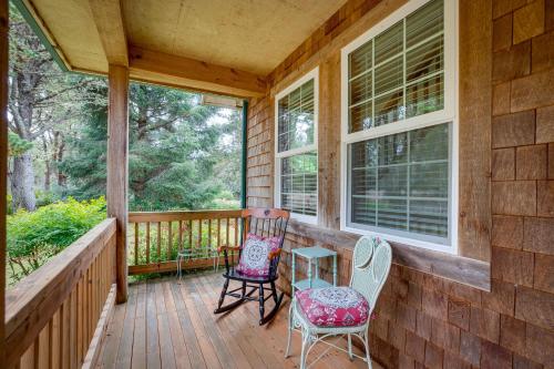 Historic District Home - Walk to Willapa Bay! in Ocean Park (WA)
