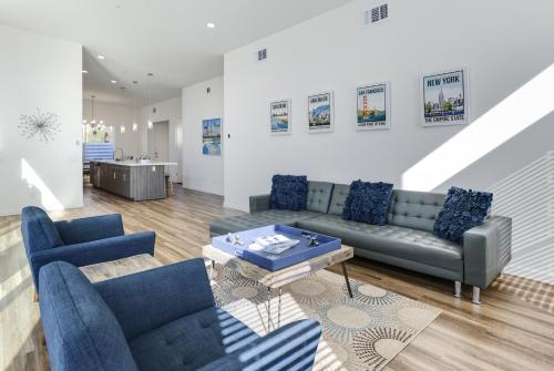 Mid-Century Merry - A Ryson Property in Desert Hot Springs, USA