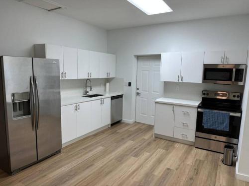 Stylish StudioBrickellLittle Havana-ItalianPlaza - image 5
