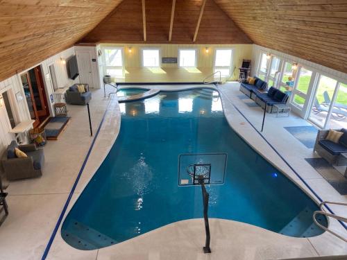 Indoor Pool Near Grand Haven & Lake Michigan Beach