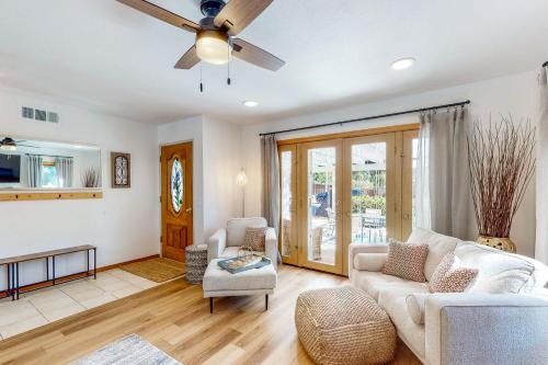 Breezy Bungalow in San Diego, USA