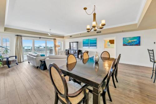 Harbor Landing 101B - 3BR with harbor views on Holiday Isle image