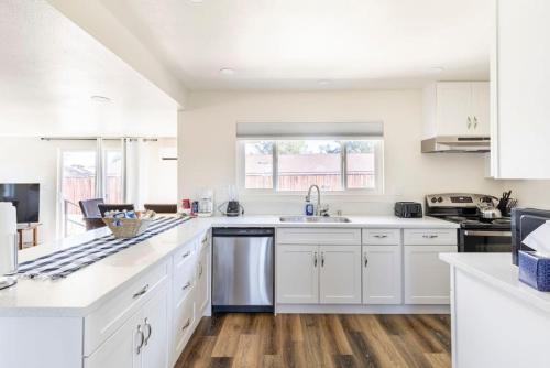 Ranchview Retreat Charming 4BR home in Ramona in Ramona, USA