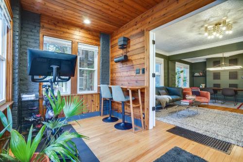 Pet-Friendly Saint Paul Rental Near Downtown! in Saint Paul, USA