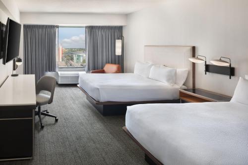 Courtyard by Marriott Stamford Downtown - image 2