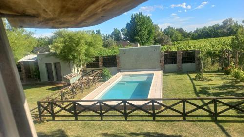 Peldbaseins, Cabaña El Viejo Molino (Cabana El Viejo Molino) in Villa General San Martín